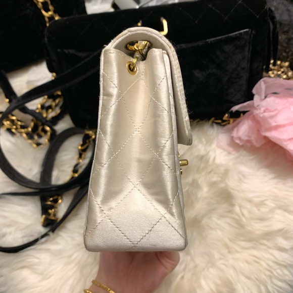 Vintage Chanel 24k white satin mini square flap - Picture 6 of 16